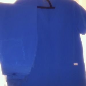 Figs SET in Winning Blue